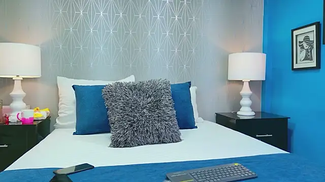 ZoeWilliis online show from 22, 4, 2026