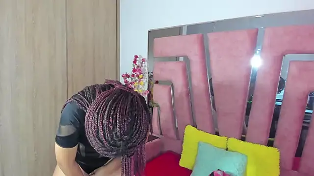 MaraKarly online show from 9, 10, 2025