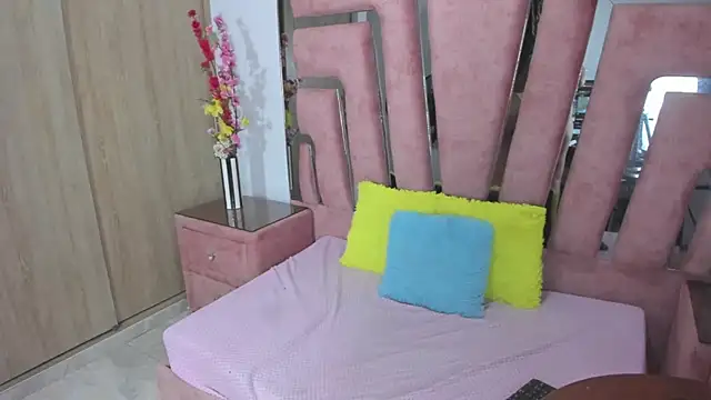 MaraKarly online show from 9, 4, 2026