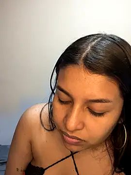  Chloe Smith online show from 5, 10, 2025