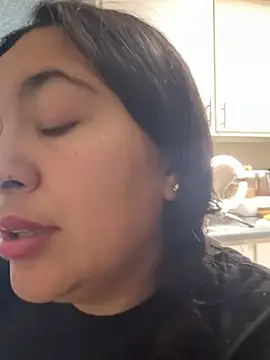 Snapshot of latina_curvy22 chatting on 7, 5, 2026 latina curvy22 online show from 7, 5, 2026