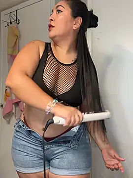 Snapshot of latina_curvy22 chatting on 10, 5, 2026 latina curvy22 online show from 10, 5, 2026