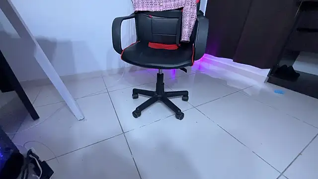 regina mills milk online show from 15, 1, 2026