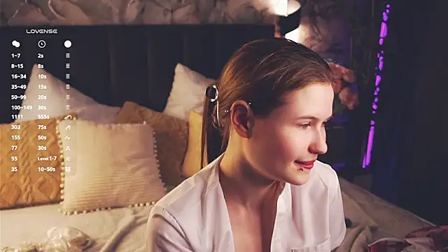 LynHillaire online show from 25, 4, 2026