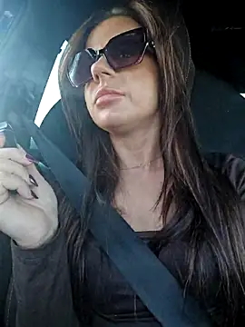 Snapshot of BabyFaceMia chatting on 7, 11, 2025 BabyFaceMia online show from 7, 11, 2025