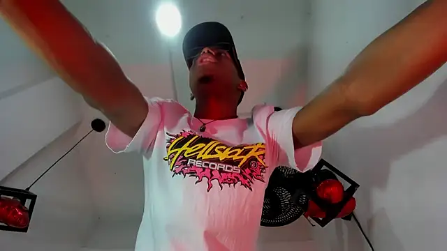 criss zuri online show from 23, 4, 2026