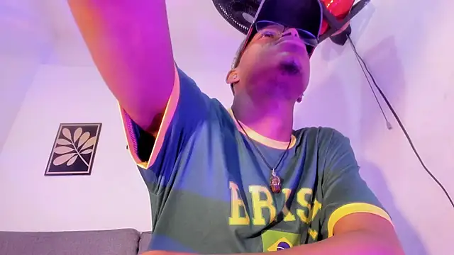 criss zuri online show from 24, 4, 2026