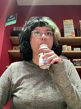 Froggyinthebox online show from 3, 7, 2026
