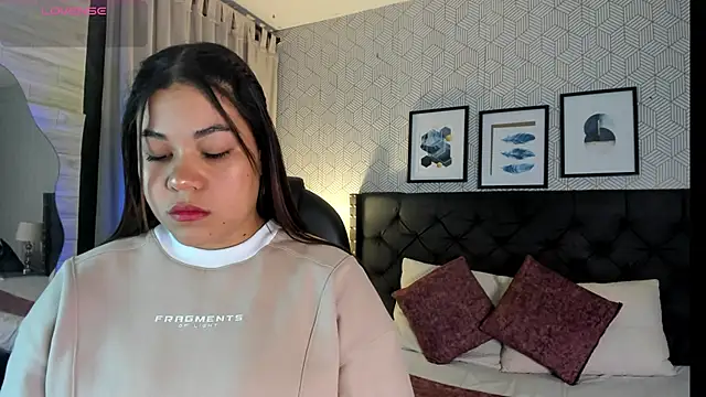 sophie  blare online show from 23, 6, 2026