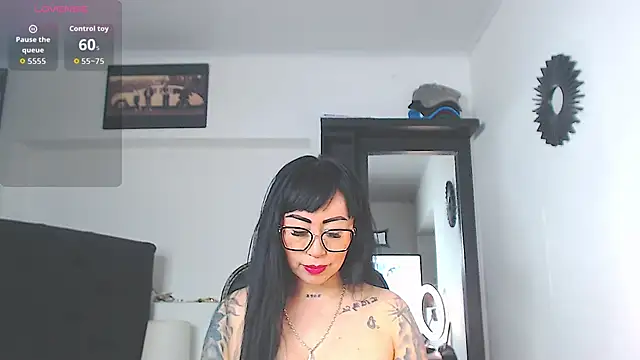 Vicky hotmilf online show from 10, 4, 2026