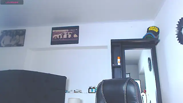Vicky hotmilf online show from 3, 7, 2026