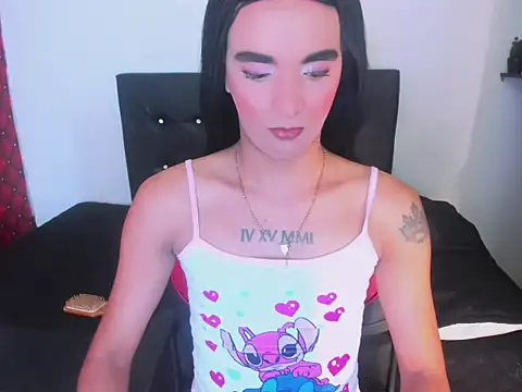 MIA HOT23CM S7S online show from 24, 9, 2025