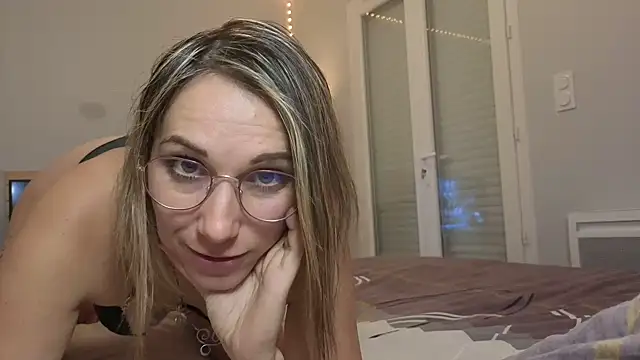 Snapshot of AbylineandJim chatting on 24, 11, 2025 AbylineandJim online show from 24, 11, 2025