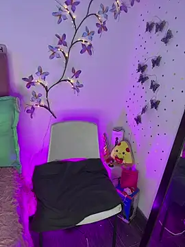 LindaWz  online show from 10, 4, 2026