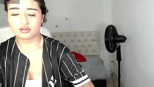 sasha 17  online show from 4, 11, 2025