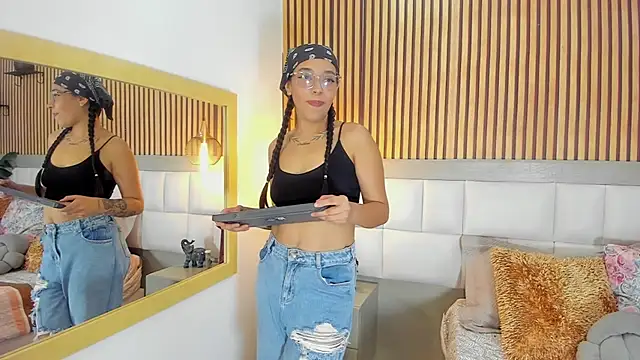 Roseaurora online show from 16, 10, 2025