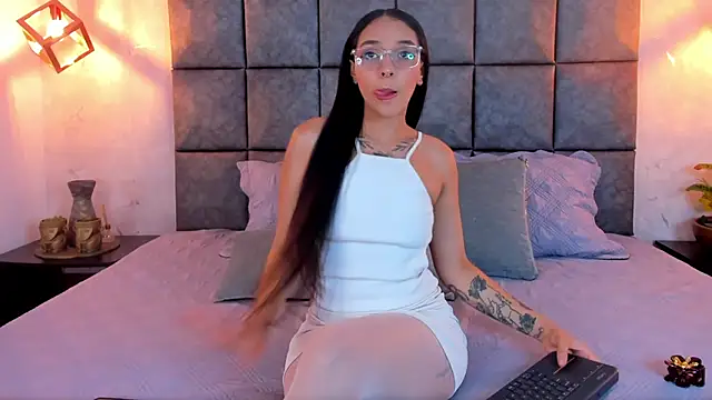 Roseaurora online show from 29, 4, 2026