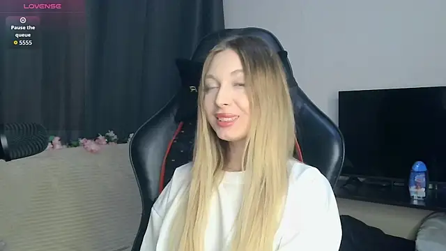 BabbbyFoxxx online show from 27, 10, 2025