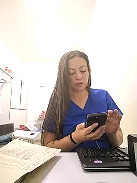 Snapshot of Madisson-04_ chatting on 11, 10, 2025 Madisson-04 online show from 11, 10, 2025