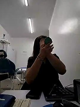 Snapshot of Madisson-04_ chatting on 15, 10, 2025 Madisson-04 online show from 15, 10, 2025