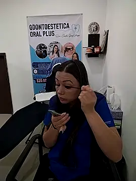 Snapshot of Madisson-04_ chatting on 13, 11, 2025 Madisson-04 online show from 13, 11, 2025