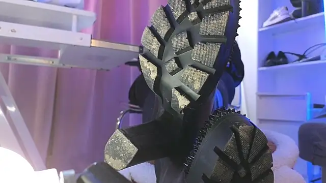 CruelSiren online show from 18, 11, 2025