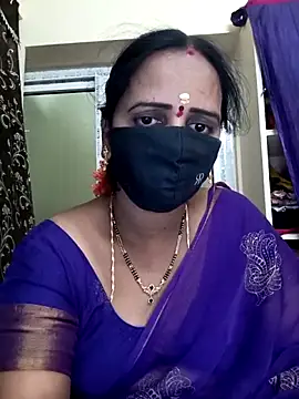 Snapshot of Mee_harini-telugupilla chatting on 13, 11, 2025 Mee harini-telugupilla online show from 13, 11, 2025