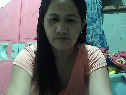 Snapshot of hotmama_063 chatting on 11, 10, 2025 hotmama 063 online show from 11, 10, 2025