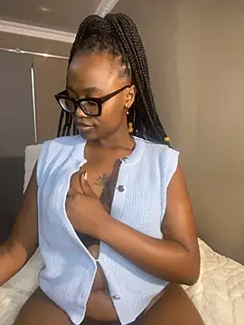 Moonzy77 online show from 17, 11, 2025