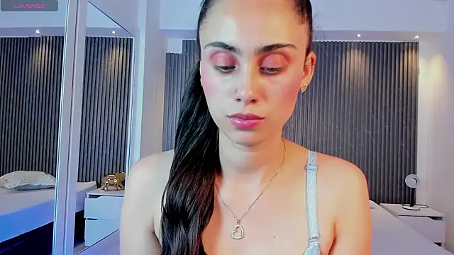 sofiapalacioss online show from 17, 2, 2026