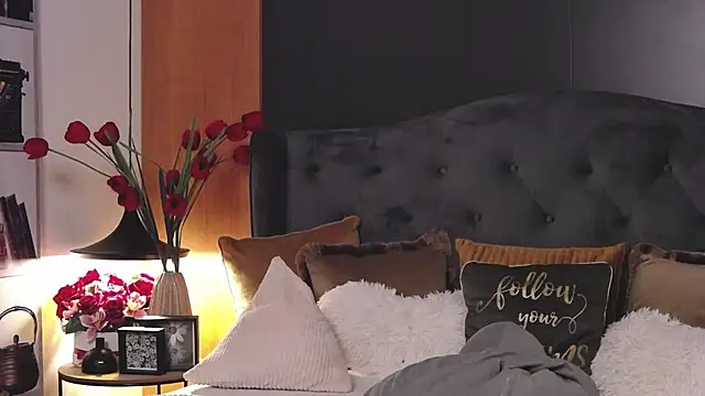 Snapshot of Mia_Swano chatting on 4, 10, 2025 Mia Swano online show from 4, 10, 2025