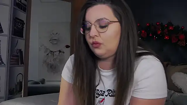 Snapshot of Mia_Swano chatting on 5, 12, 2025 Mia Swano online show from 5, 12, 2025