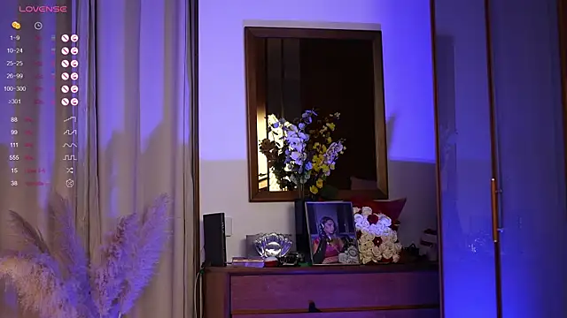 ItalianGirl online show from 8, 10, 2025