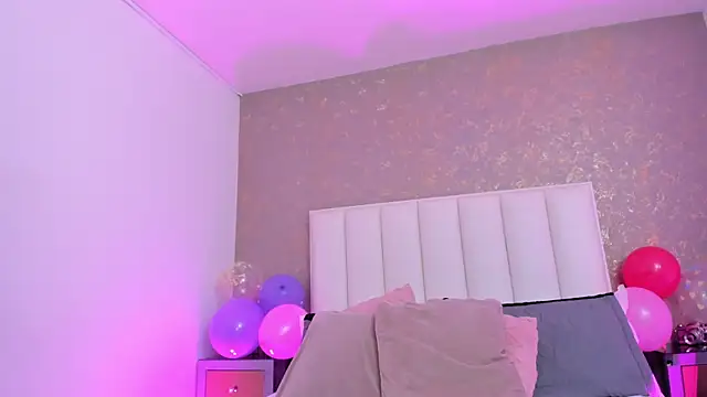 KaylieBrooks online show from 24, 4, 2026