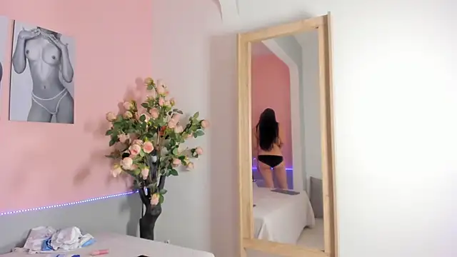 Stefany gonzales  online show from 24, 7, 2026