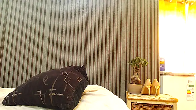 ROYALASS25 online show from 29, 3, 2026