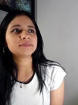 Snapshot of ValerieLove_ chatting on 1, 10, 2025 ValerieLove online show from 1, 10, 2025