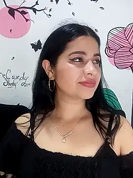 Snapshot of ValerieLove_ chatting on 5, 10, 2025 ValerieLove online show from 5, 10, 2025