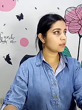 Snapshot of ValerieLove_ chatting on 13, 10, 2025 ValerieLove online show from 13, 10, 2025