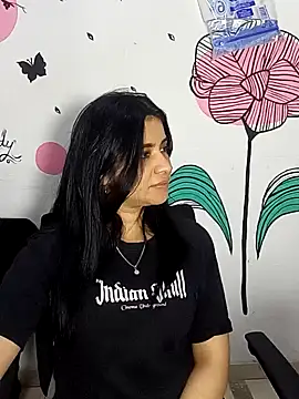 Snapshot of ValerieLove_ chatting on 18, 10, 2025 ValerieLove online show from 18, 10, 2025