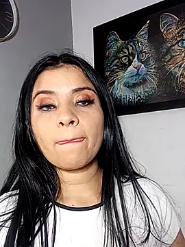 Snapshot of ValerieLove_ chatting on 6, 11, 2025 ValerieLove online show from 6, 11, 2025