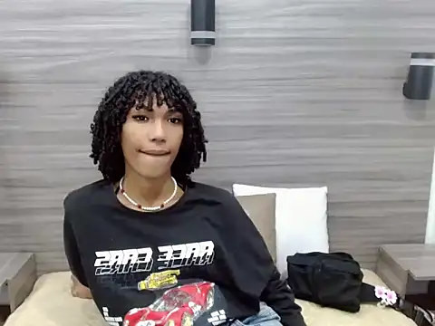 Penelopee Rouse online show from 19, 12, 2025