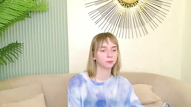 Beverly Gomes online show from 4, 10, 2025