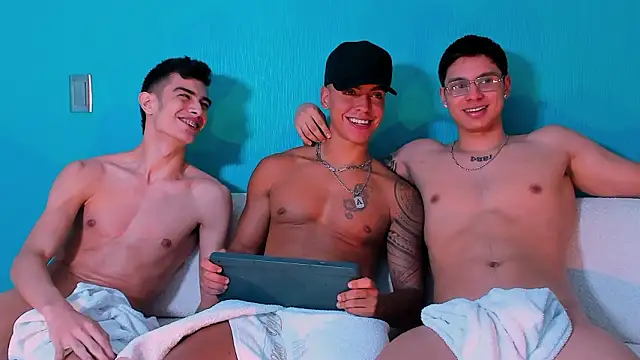 Snapshot of junior_friendss chatting on 12, 3, 2026 junior friendss online show from 12, 3, 2026