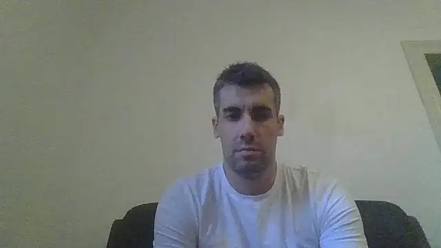 JulioIsHere4you online show from 12, 10, 2025