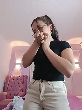 Bella Sumers online show from 20, 4, 2026