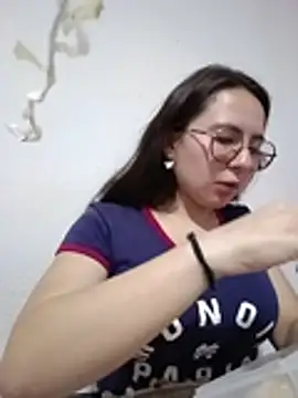 Bella Sumers online show from 28, 4, 2026