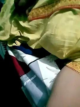 Snapshot of your_favourite_bhabhi chatting on 9, 9, 2025 your favourite bhabhi online show from 9, 9, 2025