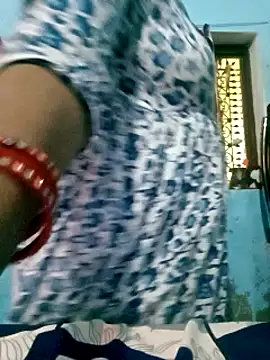 Snapshot of your_favourite_bhabhi chatting on 6, 11, 2025 your favourite bhabhi online show from 6, 11, 2025