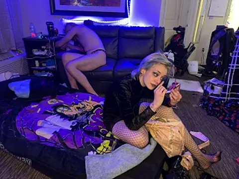 Snapshot of Longdongsilver_323 chatting on 30, 11, 2025 Longdongsilver 323 online show from 30, 11, 2025